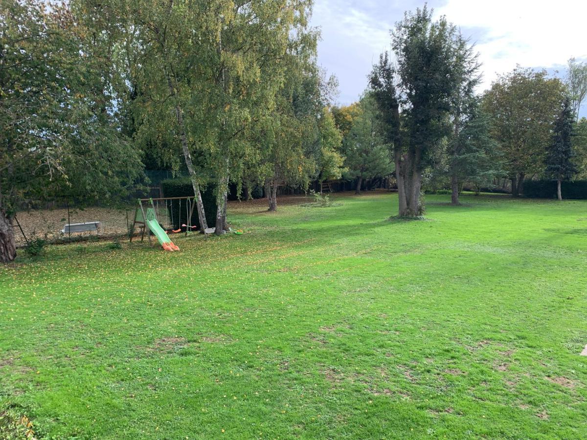 Appartement Familial Au Bord De La Marne, Jardin 8000M2, Piscine, Court De Tennis, Terrasse, Parking Gratuit Proche Disneyland Isles-lès-Villenoy Exteriör bild
