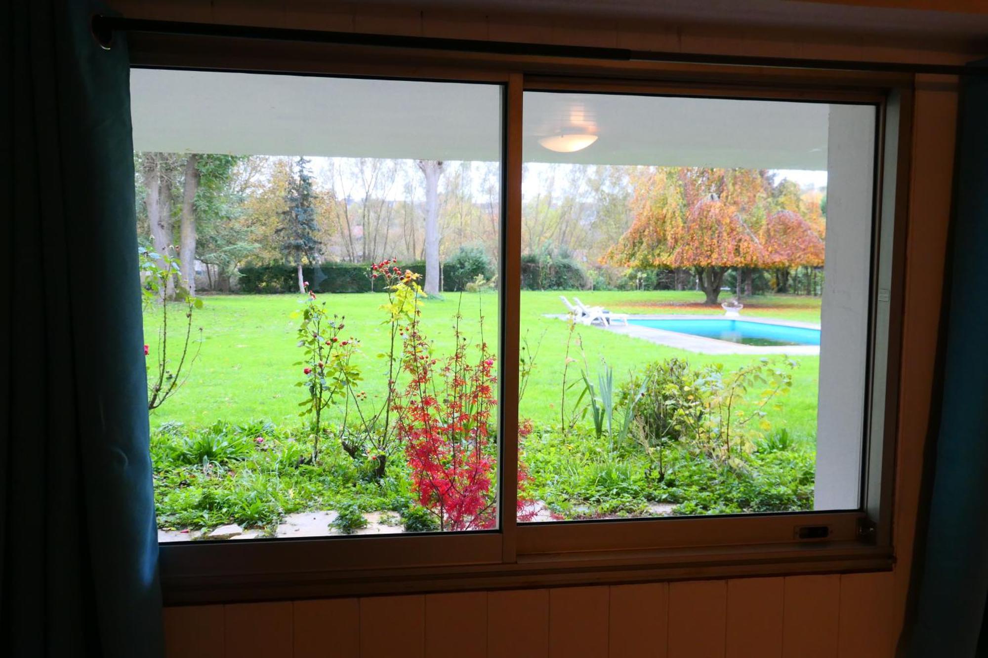 Appartement Familial Au Bord De La Marne, Jardin 8000M2, Piscine, Court De Tennis, Terrasse, Parking Gratuit Proche Disneyland Isles-lès-Villenoy Exteriör bild