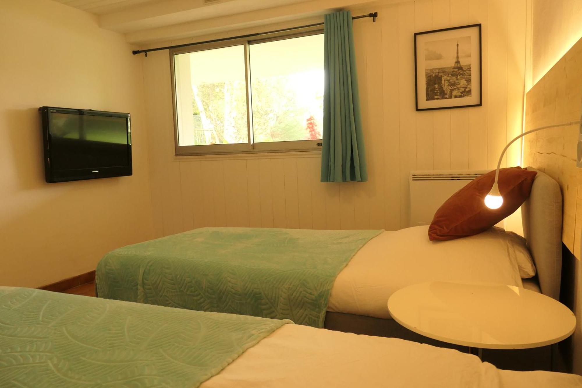 Appartement Familial Au Bord De La Marne, Jardin 8000M2, Piscine, Court De Tennis, Terrasse, Parking Gratuit Proche Disneyland Isles-lès-Villenoy Exteriör bild
