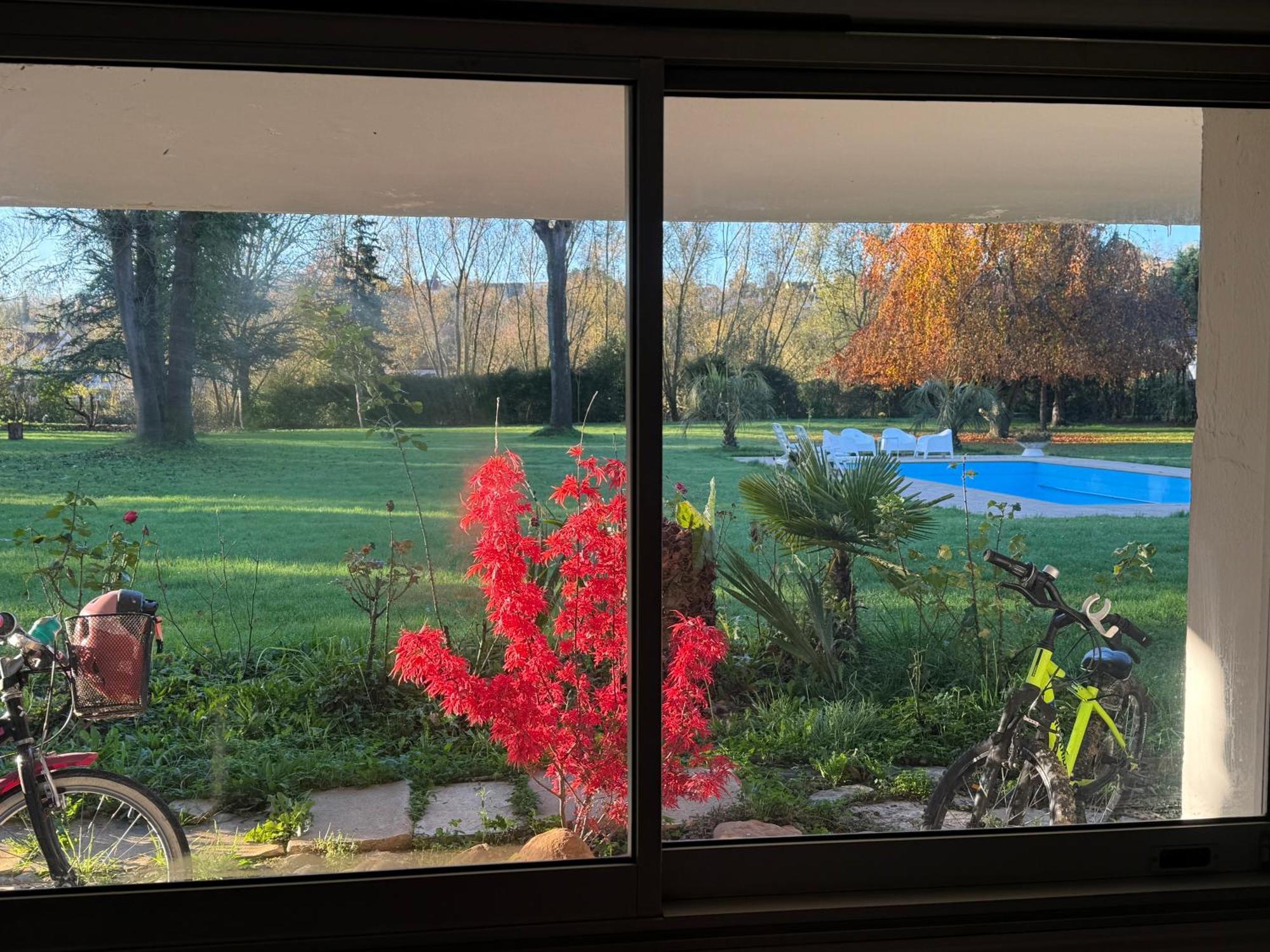 Appartement Familial Au Bord De La Marne, Jardin 8000M2, Piscine, Court De Tennis, Terrasse, Parking Gratuit Proche Disneyland Isles-lès-Villenoy Exteriör bild