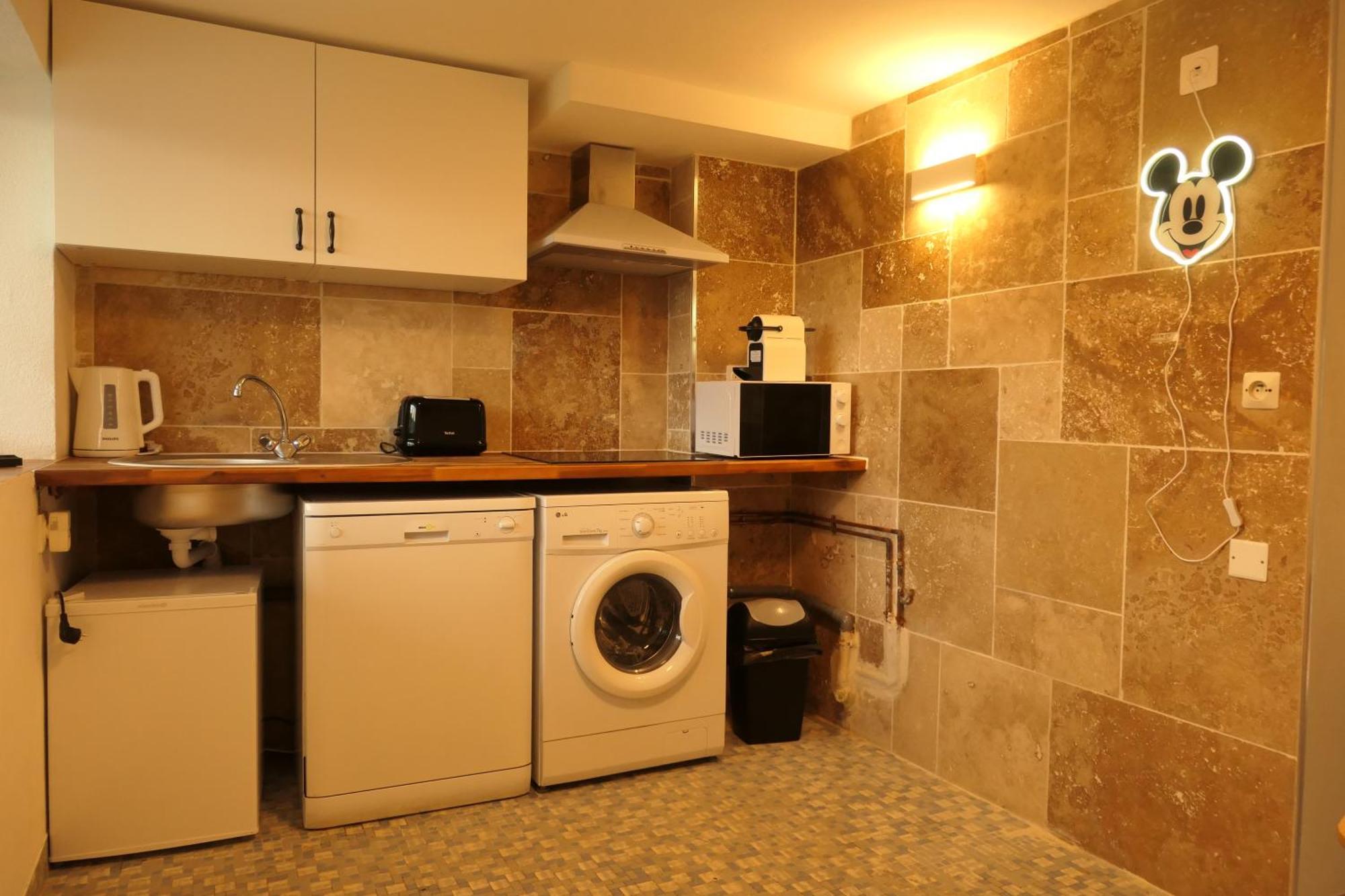 Appartement Familial Au Bord De La Marne, Jardin 8000M2, Piscine, Court De Tennis, Terrasse, Parking Gratuit Proche Disneyland Isles-lès-Villenoy Exteriör bild