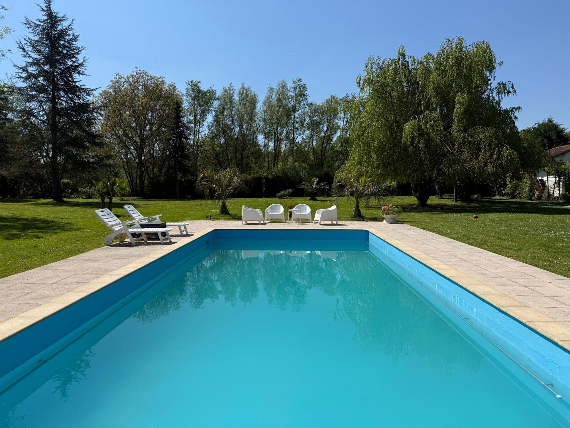 Appartement Familial Au Bord De La Marne, Jardin 8000M2, Piscine, Court De Tennis, Terrasse, Parking Gratuit Proche Disneyland Isles-lès-Villenoy Exteriör bild