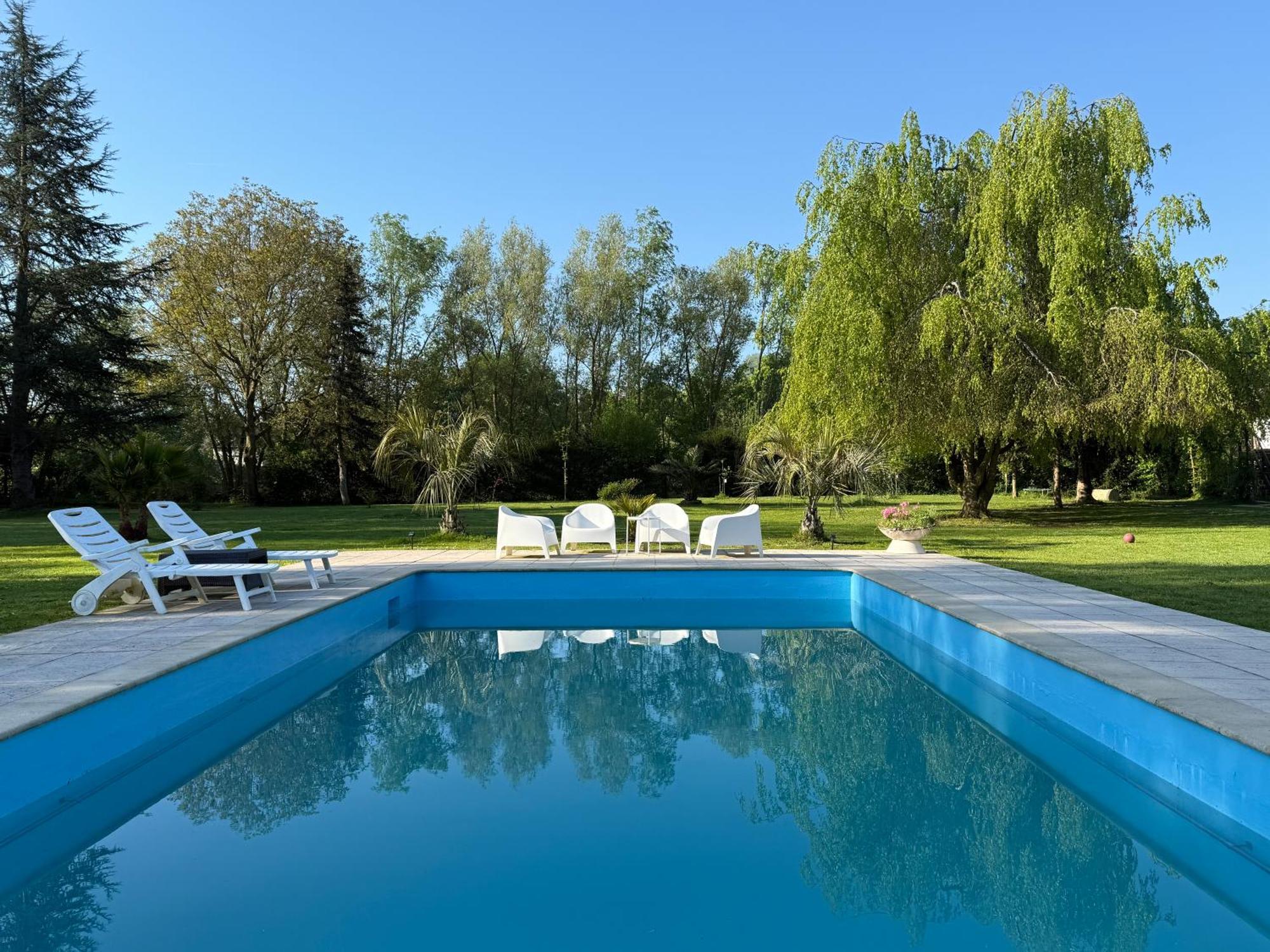 Appartement Familial Au Bord De La Marne, Jardin 8000M2, Piscine, Court De Tennis, Terrasse, Parking Gratuit Proche Disneyland Isles-lès-Villenoy Exteriör bild