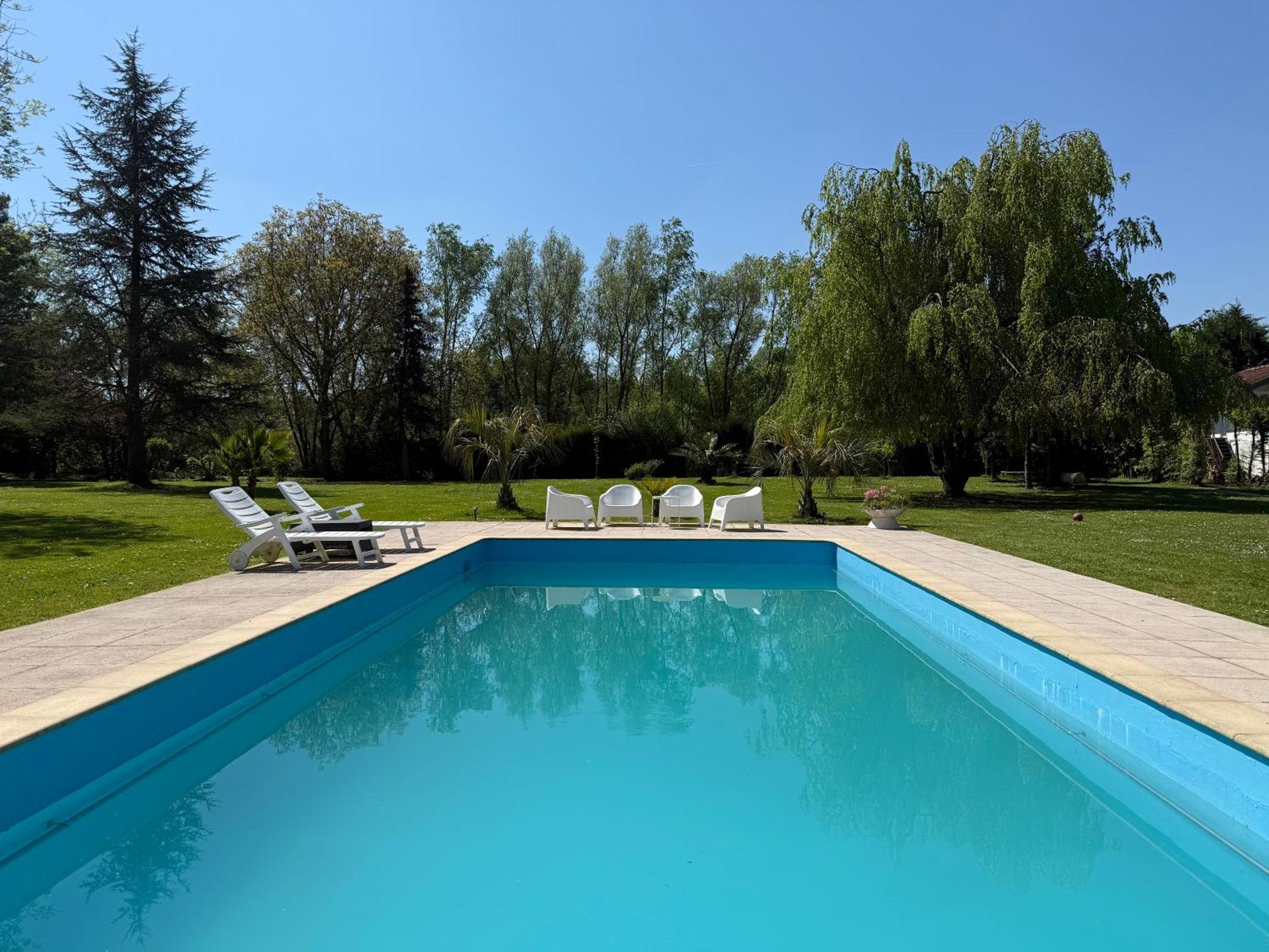 Appartement Familial Au Bord De La Marne, Jardin 8000M2, Piscine, Court De Tennis, Terrasse, Parking Gratuit Proche Disneyland Isles-lès-Villenoy Exteriör bild