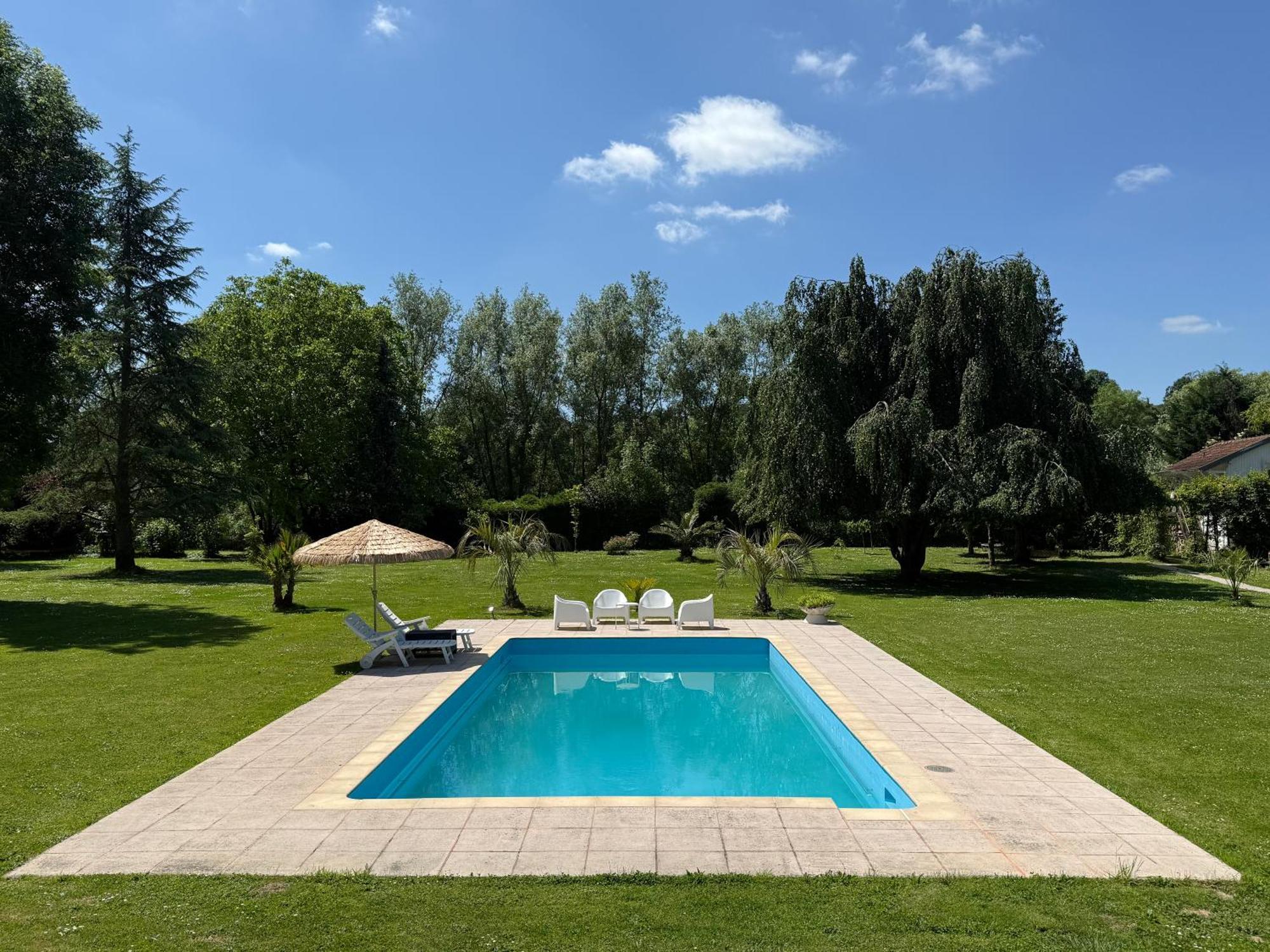 Appartement Familial Au Bord De La Marne, Jardin 8000M2, Piscine, Court De Tennis, Terrasse, Parking Gratuit Proche Disneyland Isles-lès-Villenoy Exteriör bild